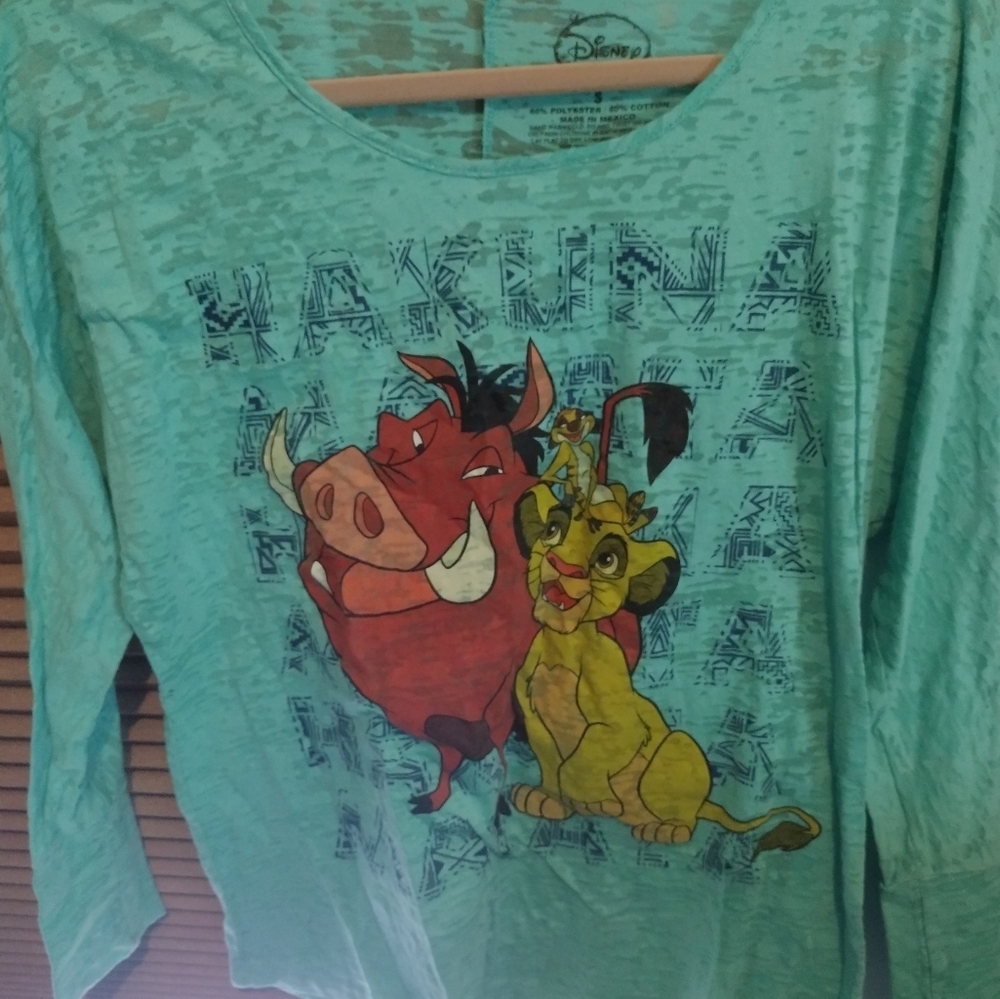 Disney LionKing tee-shirt size small